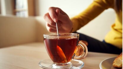 Dit is waarom je na het drinken van thee zo vaak moet plassen