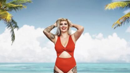 Shani van Ex On The Beach tatoeëert naam Davey groot op haar billen