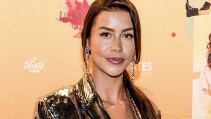 Zien: Jaimie Vaes zoenend gespot met onbekende Fransman