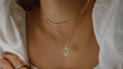 Dit moet je nooit met je sieraden doen als je ze mooi wilt houden