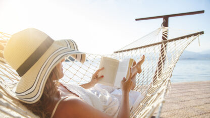 Deze 5 romantische vakantieboeken wil je zeker lezen op het strand