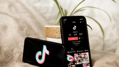 6x TikTok beauty en fashion trends die wél realistisch zijn