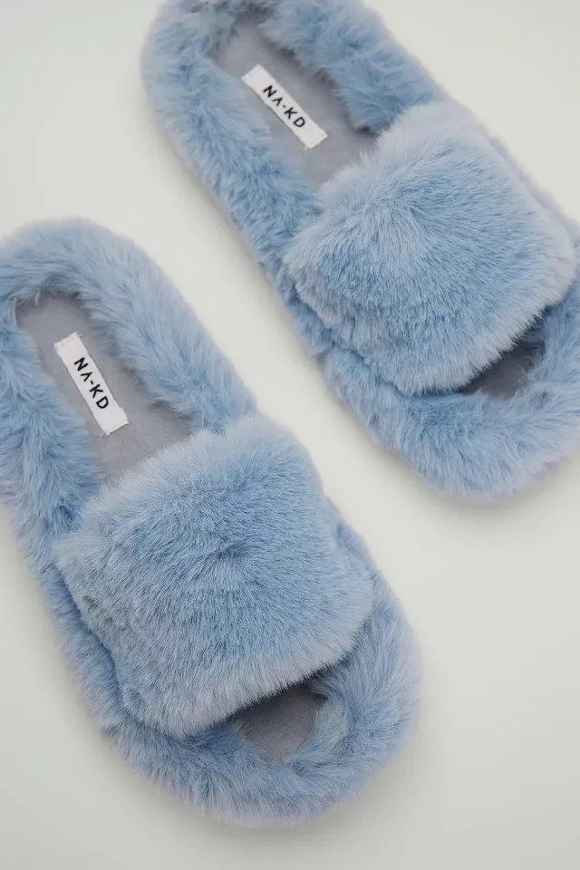 NA-KD fluffy sloffers