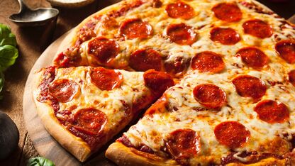 Snelle lunch: zo maak je in drie minuten de lekkerste pizza in een mok