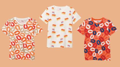 HEMA verkoopt t-shirts met tompoucen en rookworsten voor Koningsdag