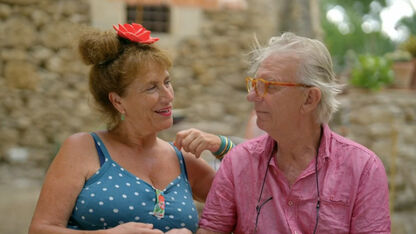 Kijkers B&B Vol Liefde hopen op eigen realityserie met Debbie en Paul: "we kunnen deze leukerds niet missen"
