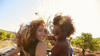Waarom groeit ons haar sneller in de zomer?