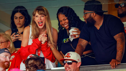 Fans helemaal hyped door Taylor Swift en haar mogelijke crush Travis Kelce: "beste romcom"