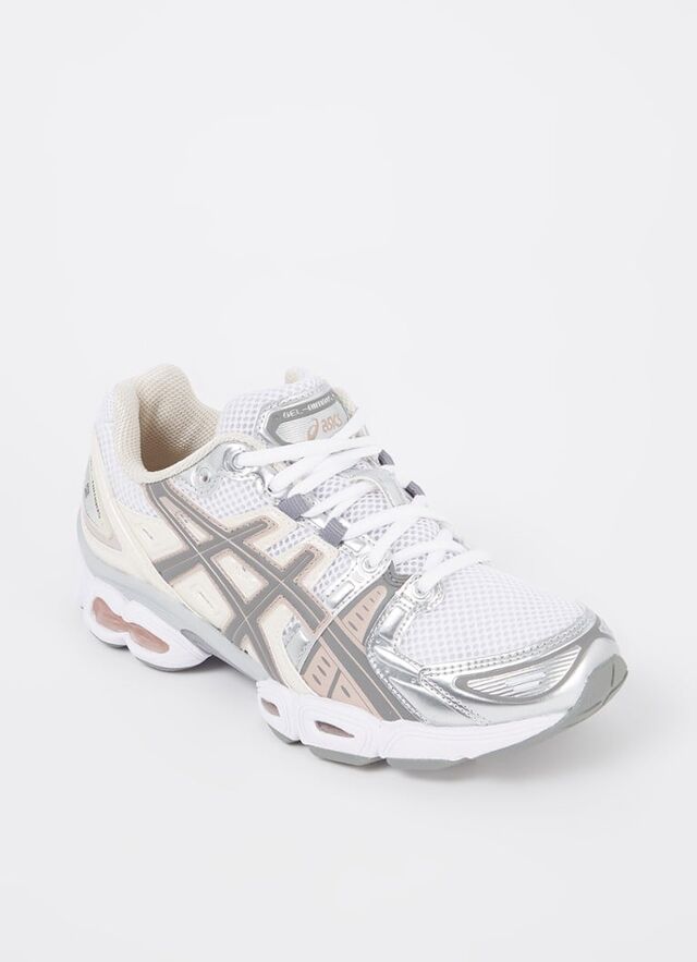 ASICS - Gel-Nimbus 9 sneaker met leren details - Gebroken wit