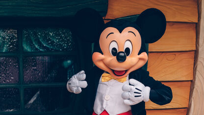 Creepy! Dit zijn de eerste beelden van live-action horrorfilm over Mickey Mouse