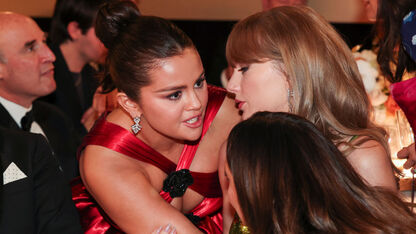 Roddelende Taylor Swift en Selena Gomez gaan viral (en dít is waar het mogelijk over ging)