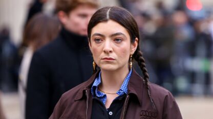OMG! Lorde gooit het letterlijk bloot met nieuwe albumcover