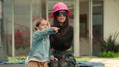 Wil je zien! Dit zijn de eerste beelden van Yolanthe’s Netflix-serie