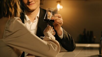 Zij weet precies wat een date laat slagen (en wat hem laat doodbloeden)