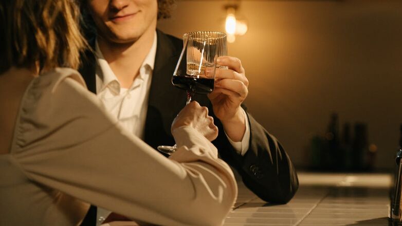 Zij weet precies wat een date laat slagen (en wat hem laat doodbloeden)