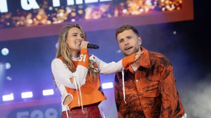 Suzan & Freek staan vanavond weer voor het eerst samen op het podium en zo kijk je mee