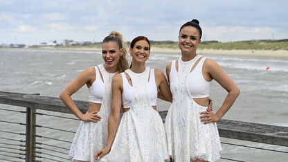 Fans in shock: K3 met hoofddoek en bikini in AI-show op Belgisch festival