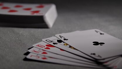 Poker als hersentraining: hoe spelen het geheugen en de concentratie verbetert
