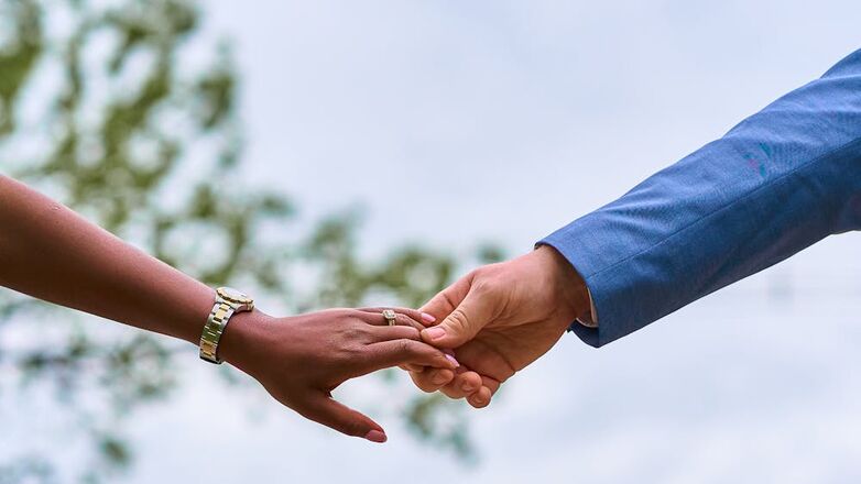 Alles over de nieuwe Gen Z datingtrend ‘Shrekking’