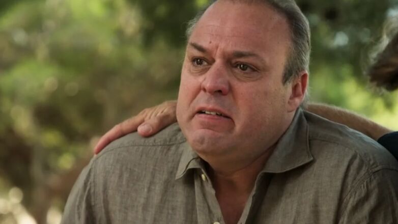 Heftig! Frans Bauer breekt in tranen in Casa di Beau over zijn moeder: “Het is even geen polonaise voor mij”
