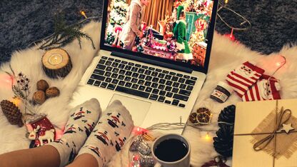 De gezelligste (niet-cringy) kerstseries die je meteen in de holiday mood brengen
