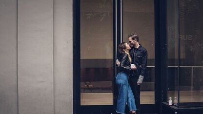 De voordelen van jongere mannen daten? Deze seks-columnist raadt het aan