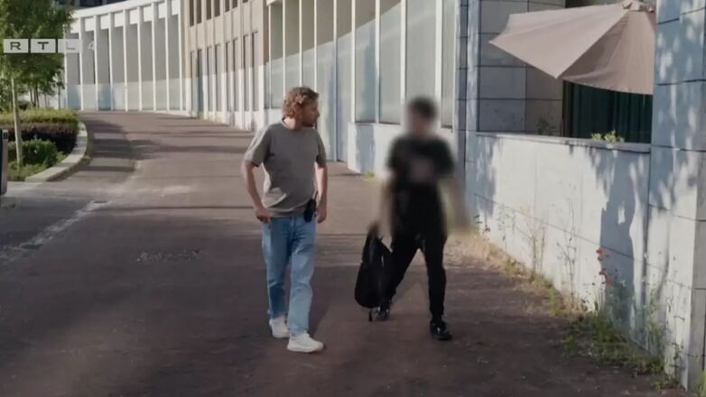 Say WHAT?! Deze bizarre wending zagen we in de allereerste aflevering van Bureau Utrecht