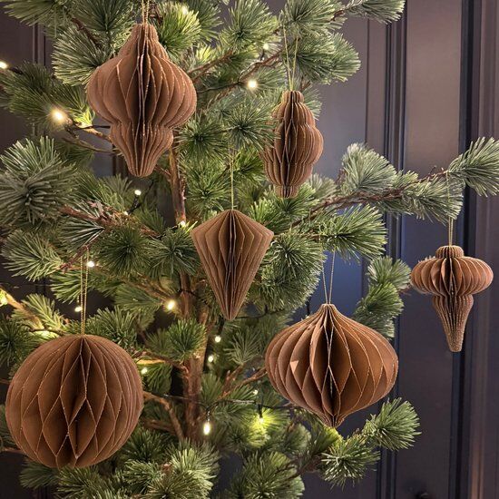Set van 8 Kerstornamenten – Mix van vormen - Duurzame Kerstdecoratie van FSC-papier - Kerstversiering - Kerstballen – Bruin & Goud - Onbreekbaar Kerstboomdecoratie - Herbruikbare Kerstversiering - Kersttrend