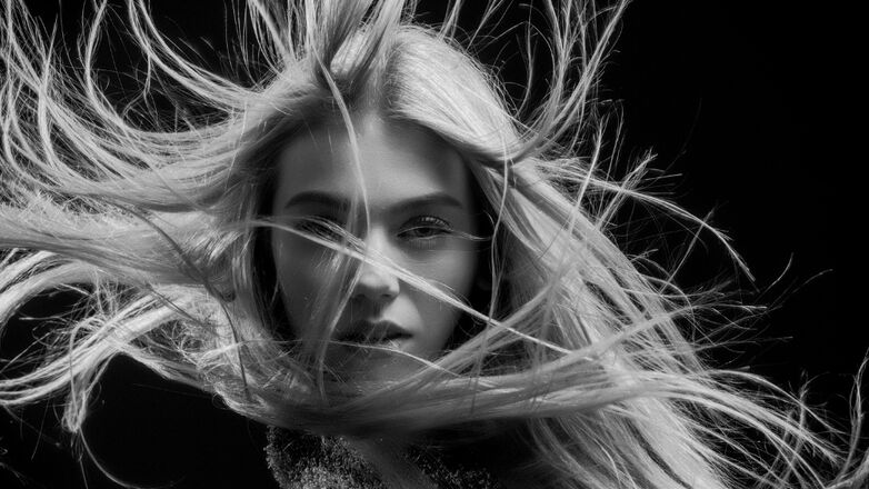 Wil je je haar lekker laten ruiken? Dit zijn 5 heerlijke haarparfum