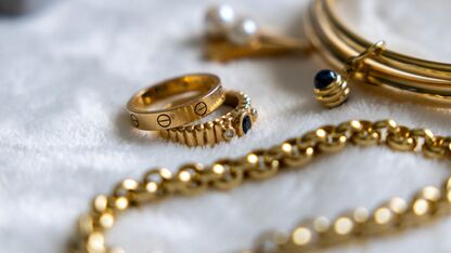 Wat je sieraden over jou vertellen (en wanneer het tijd is om afscheid te nemen)