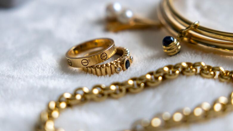 Wat je sieraden over jou vertellen (en wanneer het tijd is om afscheid te nemen)