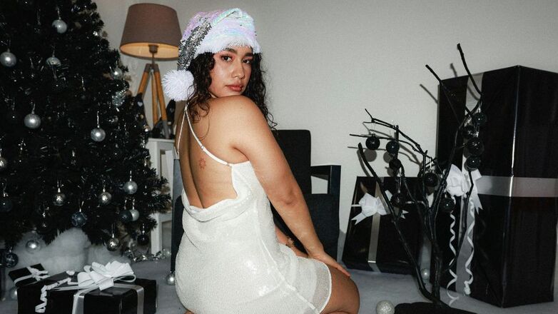 4 manieren om je fancy kleren van de feestdagen casual te stijlen