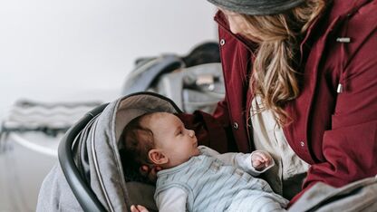 Warm op pad met je kleintje: zo overleef je de winter met een baby