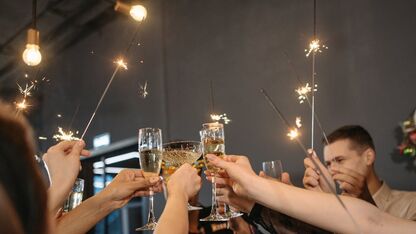 De ultieme gids voor een spetterende nieuwjaarsborrel met vrienden