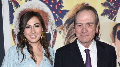 Heftig nieuws uit Hollywood: dochter van Tommy Lee Jones (34) dood aangetroffen