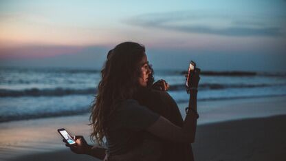 AI-liefde: hoe onze digitale metgezellen onze relaties beïnvloeden