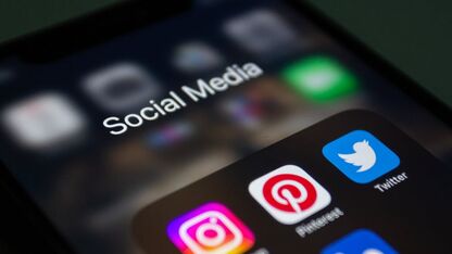 Dit is waarom social media je onrustiger maakt dan je denkt