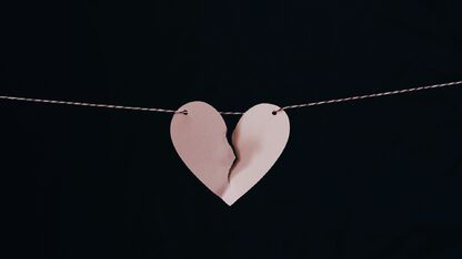 Wat is een ‘low-vibrational’ boyfriend en waarom hoor je die term ineens overal