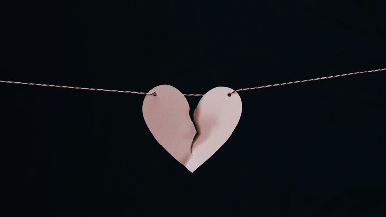 Wat is een ‘low-vibrational’ boyfriend en waarom hoor je die term ineens overal