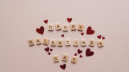 Valentijnsdag stress? Zo overleef je de meest romantische dag van het jaar als single
