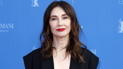 Yes! Carice van Houten maakt na 7 jaar eindelijk een comeback op het witte doek en dit wil je weten