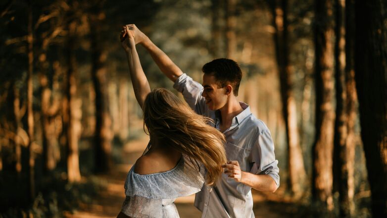 Storybooking: Wat is de deze innocent datingtrend tot bedroomkink?