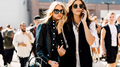 Help! Je beste vriendin heeft een relatie en jij staat ineens op stand-by: wat nu?