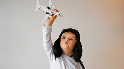 Vliegreis met kinderen? Dit speelgoed houdt jouw kind zoet in het vliegtuig