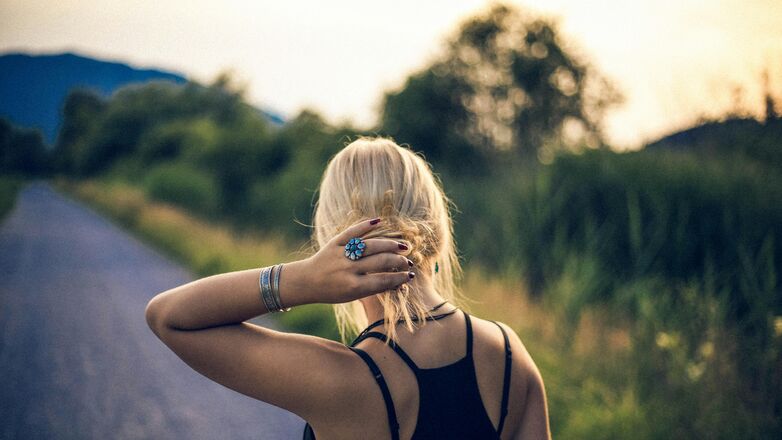 Hot girl walks: zo maak je van een simpele wandeling een selfcare moment