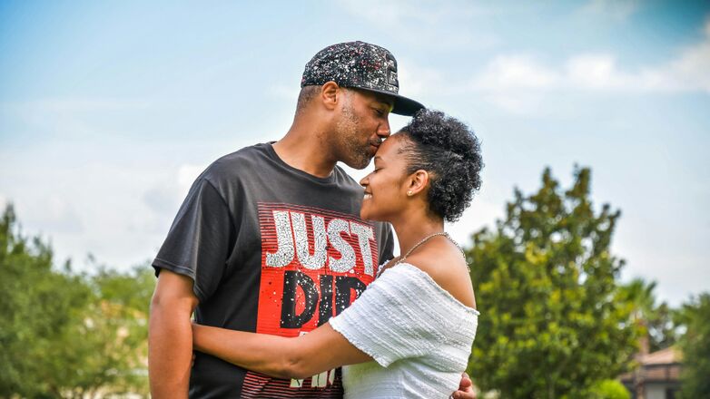 De Age-gap relatie: romantisch sprookje of hét recept voor drama?