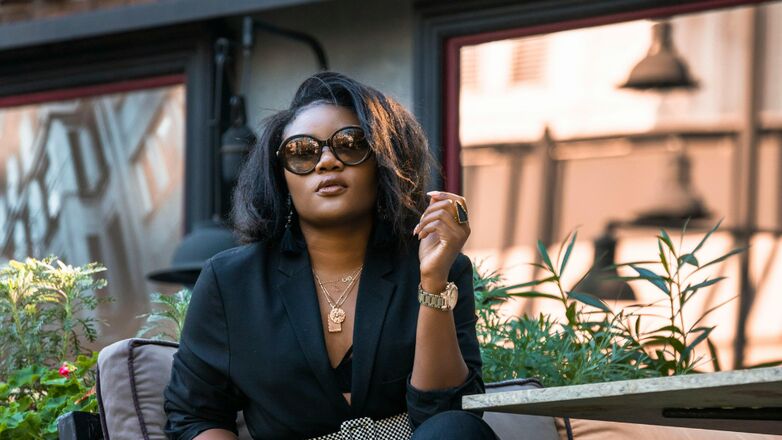 “Rich aunt style” wordt dé zomertrend van 2026