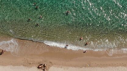 Dit zijn de leukste strand outfits voor deze zomer