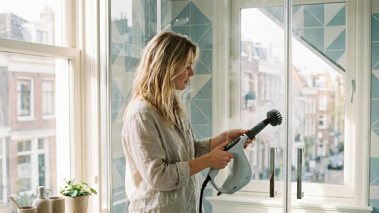 Zo reinig je tegels, voegen en badkamer met stoom