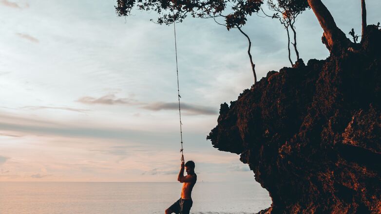 Swinging! Blake en zijn vrouw hadden wel een heel persoonlijk ongeluk met een touwschommel